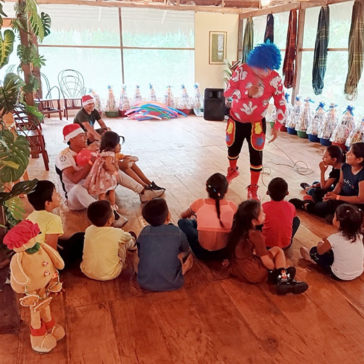 Celebremos NaviDar: Regalando sonrisas a los niños